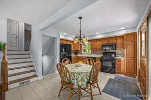 165 Forest Glen Rd, Wood Dale, IL 60191 - Photo 6
