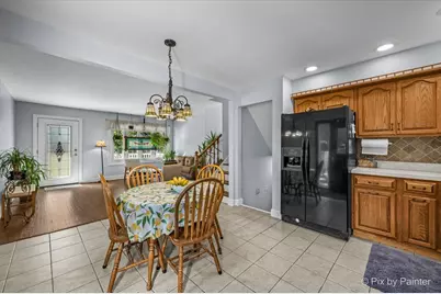 165 Forest Glen Road, Wood Dale, IL 60191 - Photo 8