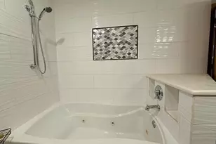 1661 Carmel Ct, Hoffman Estates, IL 60169 - Photo 22