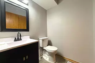 1661 Carmel Ct, Hoffman Estates, IL 60169 - Photo 14