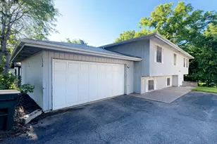 201 W Winchester Rd, Libertyville, IL 60048 - Photo 1