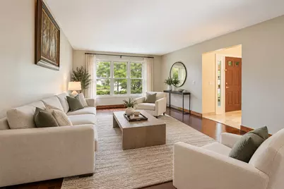 77 Montclair Road, Vernon Hills, IL 60061 - Photo 2