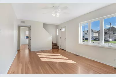 8208 S Oak Park Avenue, Burbank, IL 60459 - Photo 2