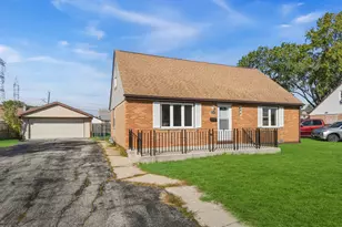 8208 S Oak Park Ave, Burbank, IL 60459 - Photo 1
