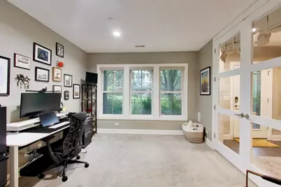 3022 W Newport Avenue, Chicago, IL 60618 - Photo 10