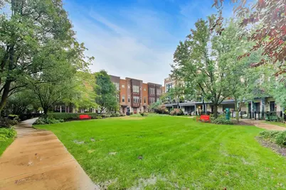 3022 W Newport Avenue, Chicago, IL 60618 - Photo 4