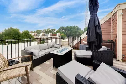 3022 W Newport Avenue, Chicago, IL 60618 - Photo 44