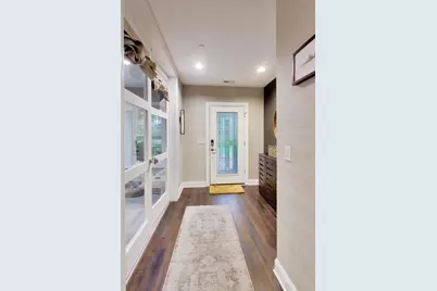 3022 W Newport Avenue, Chicago, IL 60618 - Photo 8