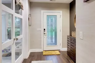 3022 W Newport Ave, Chicago, IL 60618 - Photo 8