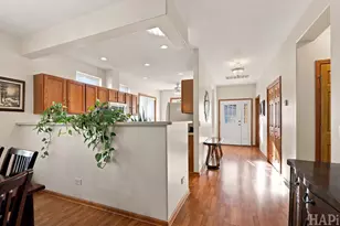 2903 Carousel Ct, Grayslake, IL 60030 - Photo 6
