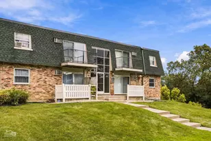 10045 S Walnut Terrace, Palos Hills, IL 60465 - Photo 6
