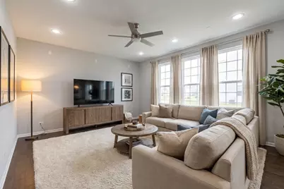 43 Palisades Boulevard, Hawthorn Woods, IL 60047 - Photo 2