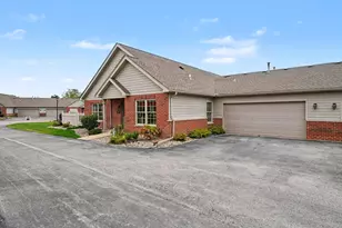18611 Villa Ct, Lansing, IL 60438 - Photo 2
