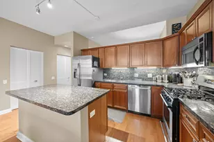 1001 W Madison St, Chicago, IL 60607 - Photo 8