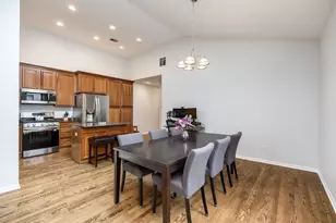 917 W Lakeside Pl, Chicago, IL 60640 - Photo 12