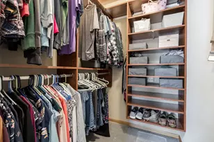 917 W Lakeside Pl, Chicago, IL 60640 - Photo 18