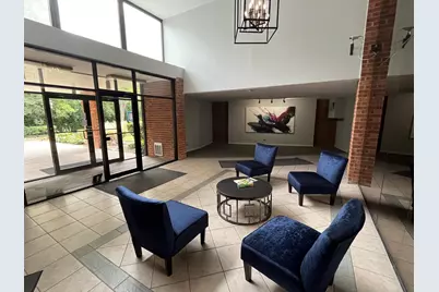 1615 E Central Road #422-C, Arlington Heights, IL 60005 - Photo 2