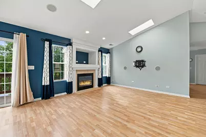 2469 Stoughton Circle #2469, Aurora, IL 60502 - Photo 4