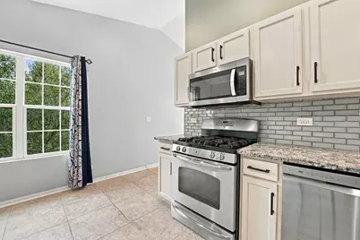 2469 Stoughton Circle #2469, Aurora, IL 60502 - Photo 10