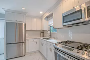 5145 Mulford St, Skokie, IL 60077 - Photo 6