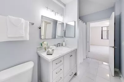 630 N State Street #2109, Chicago, IL 60654 - Photo 12