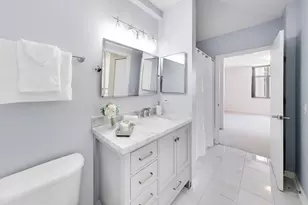 630 N State St, Chicago, IL 60654 - Photo 12