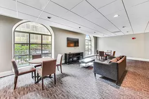 630 N State St, Chicago, IL 60654 - Photo 16
