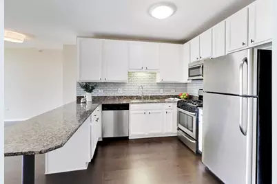 630 N State Street #2109, Chicago, IL 60654 - Photo 8