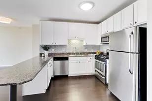 630 N State St, Chicago, IL 60654 - Photo 8