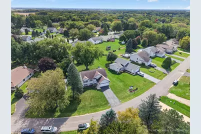16 King Henry Road, Poplar Grove, IL 61065 - Photo 2