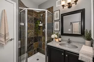 2001 S Calumet Ave, Chicago, IL 60616 - Photo 14