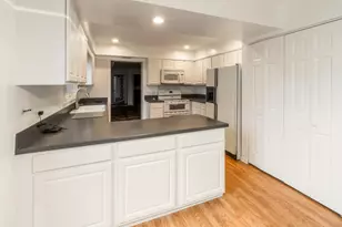 1491 Avignon Ct, Highland Park, IL 60035 - Photo 8