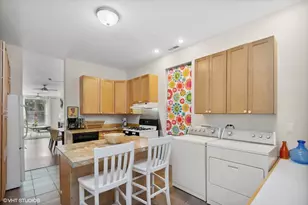 2008 W Roscoe St, Chicago, IL 60618 - Photo 6