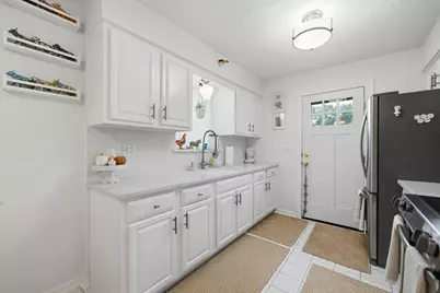 3242 N Oleander Avenue, Chicago, IL 60634 - Photo 6