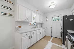 3242 N Oleander Ave, Chicago, IL 60634 - Photo 6