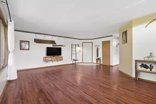 2621 Essington Rd, Joliet, IL 60435 - Photo 4