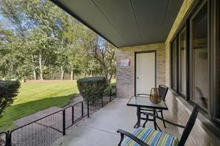 2621 Essington Rd, Joliet, IL 60435 - Photo 18