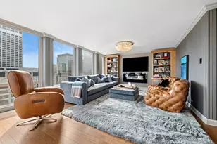 111 E Chestnut St, Chicago, IL 60611 - Photo 4