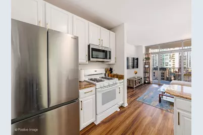 600 N Dearborn Street #905, Chicago, IL 60654 - Photo 8