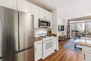 600 N Dearborn St, Chicago, IL 60654 - Photo 8