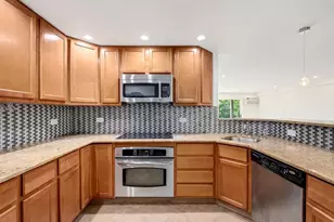 10130 S 84th Terrace, Palos Hills, IL 60465 - Photo 6