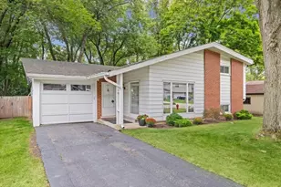 535 Edens Ln, Northfield, IL 60093 - Photo 2