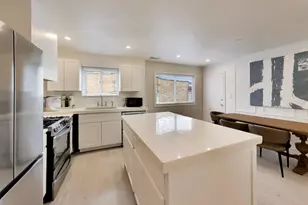 2600 W Walton St, Chicago, IL 60622 - Photo 12