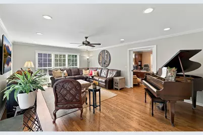 2068 N Butternut Ln Lane, Northbrook, IL 60062 - Photo 4
