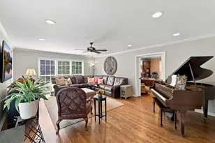 2068 N Butternut Ln, Northbrook, IL 60062 - Photo 4