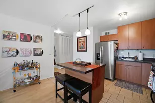 555 W Cornelia Ave, Chicago, IL 60657 - Photo 6