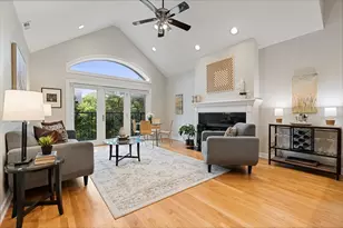 3223 N Clifton Ave, Chicago, IL 60657 - Photo 2