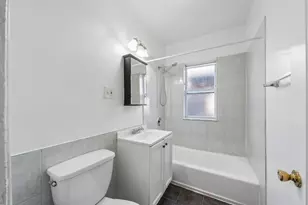 2757 W Arthur Ave, Chicago, IL 60645 - Photo 8