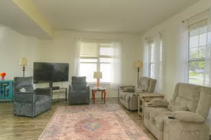 688 Stewart Ave, North Aurora, IL 60542 - Photo 4