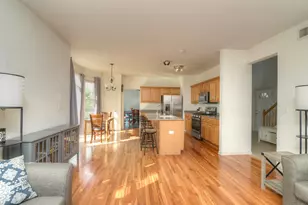 688 Stewart Ave, North Aurora, IL 60542 - Photo 8